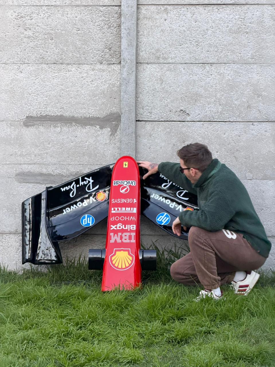 🏁 Ferrari SF-26 Formula 1 Front Wing Replica – Collector Edition