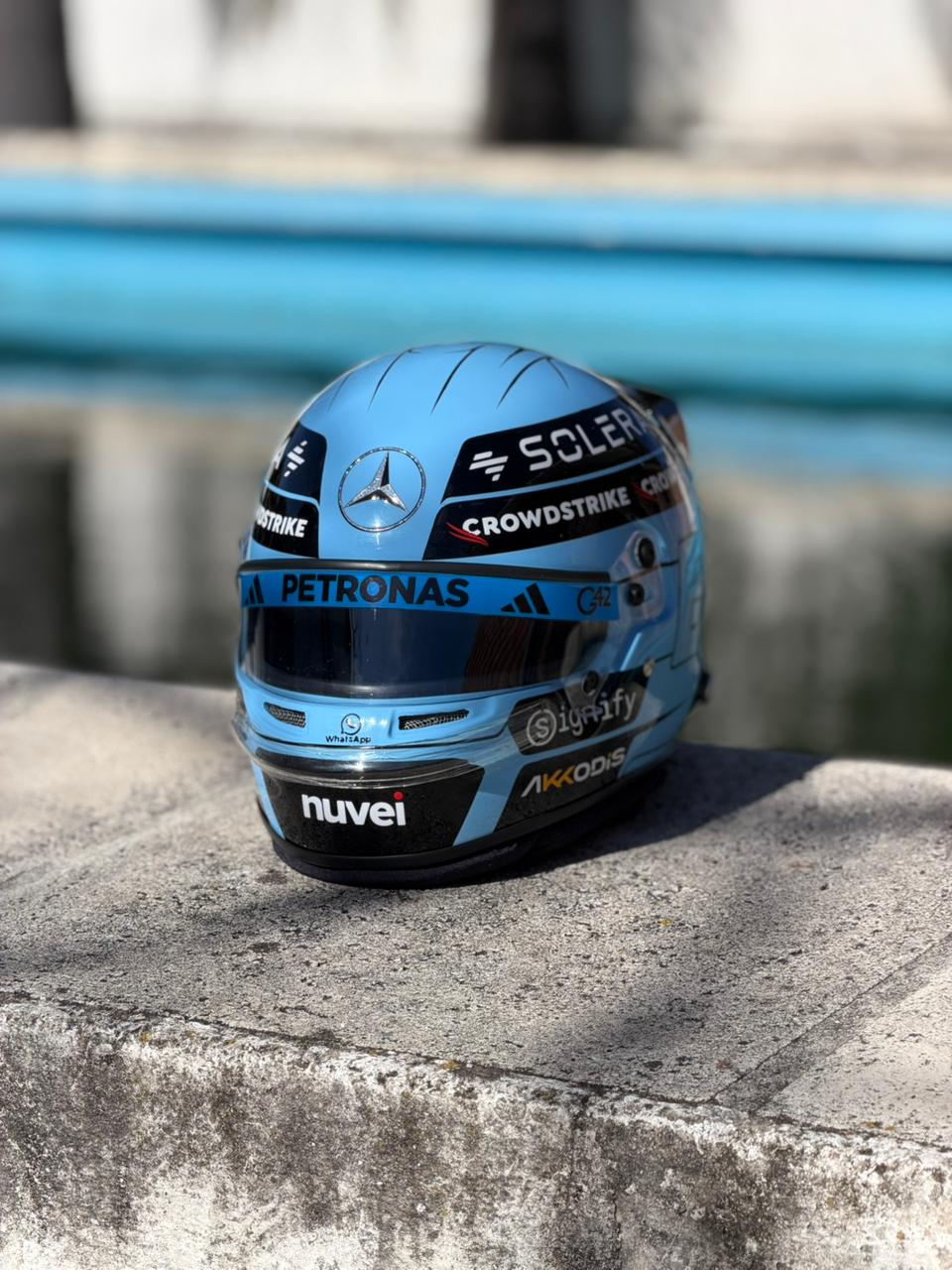 George Russell 2024 F1 Helmet Replica | 1:1 Formula 1 Display Helmet