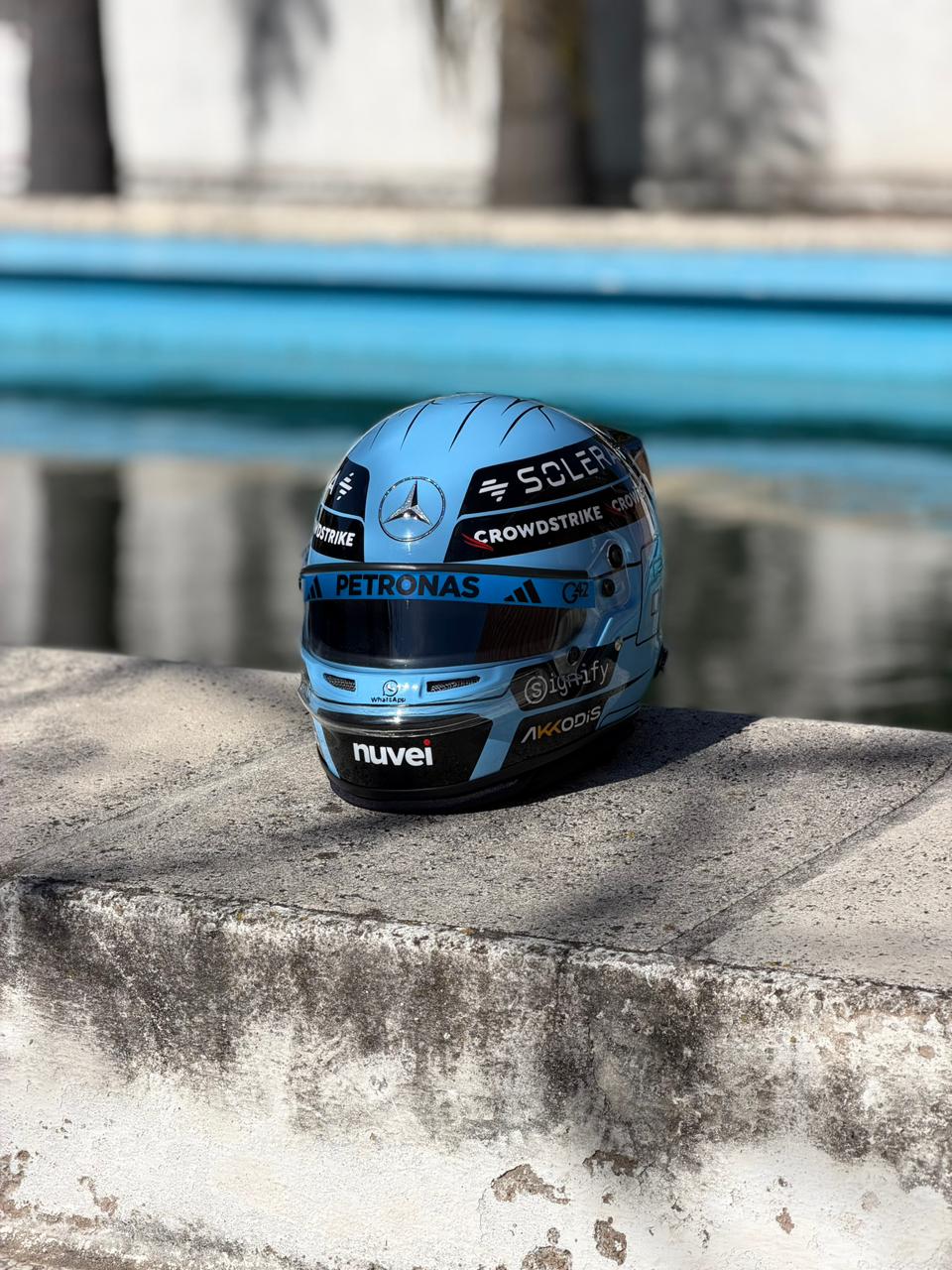 George Russell 2024 F1 Helmet Replica | 1:1 Formula 1 Display Helmet
