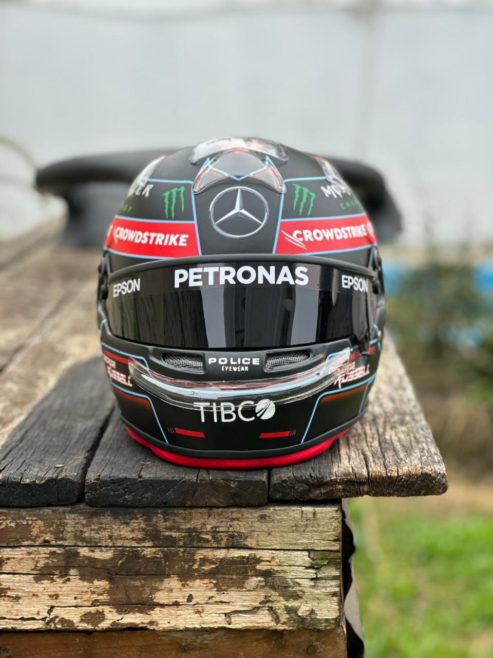 George Russell #63 – Casco Mercedes F1 Réplica 1:1
