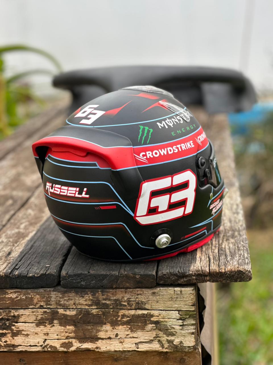 George Russell #63 – Casco Mercedes F1 Réplica 1:1